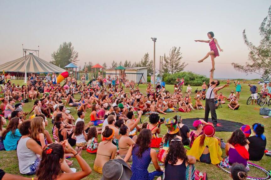 Apresentação circense no Parque da Cidade