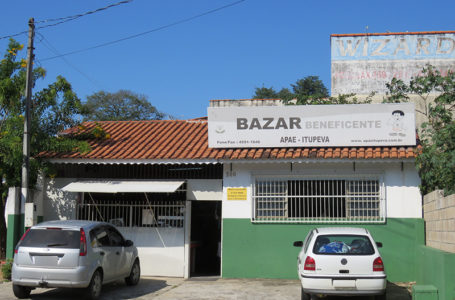 Bazar da APAE Itupeva precisa de doações de cobertores