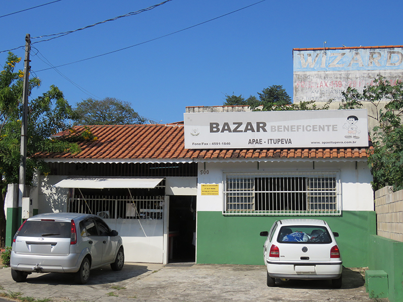 Bazar da APAE Itupeva precisa de doações de cobertores