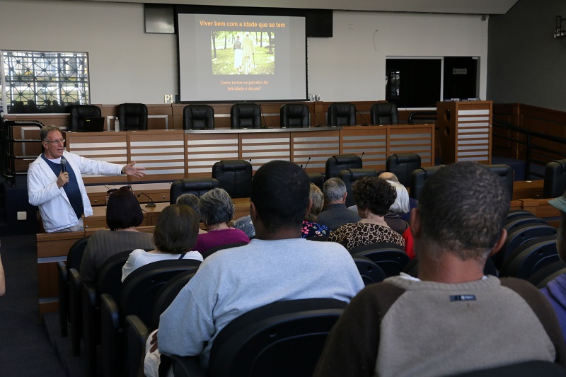 Palestra com Dr. Afonso Machado falou sobre envelhecimento com qualidade de vida