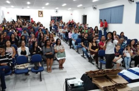 Premiação a alunos de Emebs encerra 6º Fórum de Educação de Cabreúva