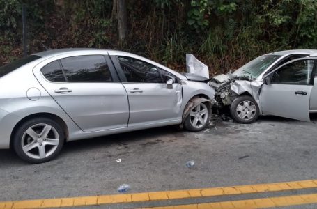 Acidente entre dois veículos deixa quatro feridos em rodovia de Jundiaí