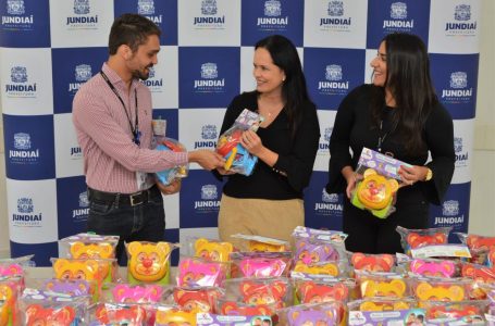 Empresas doam brinquedos para a Campanha Natal Solidário em Jundiaí