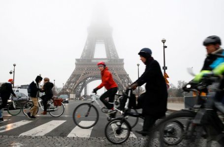 Paris enfrenta greve geral que pode atingir outras cidades da França