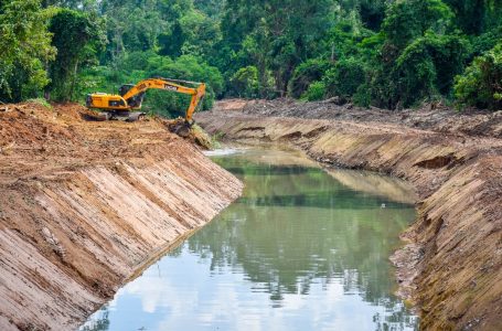 Programa Cajamar Bem Cuidada intensifica a limpeza de rios e córregos