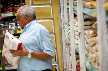 Senado adia votação de projeto que cria renda básica durante pandemia