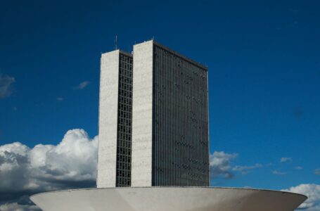 Inscrito no CadÚnico pode ter automaticamente tarifa social de energia