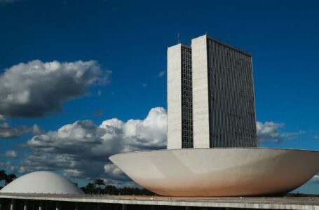 Em semana curta, congresso foca votações em matérias sobre covid-19