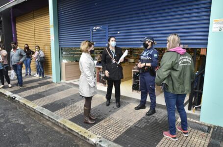 Fiscalização orienta e coíbe comércios irregulares em Jundiaí