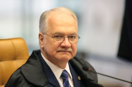 Para enfrentar pandemia, não se deve sair da democracia, diz Fachin