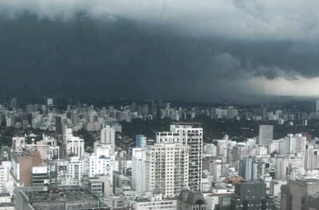 Frente fria rompe bloqueio atmosférico e pode chover na região