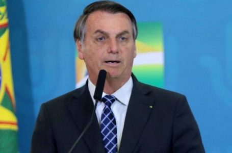 Bolsonaro pede valor maior do Renda Brasil à equipe econômica e gera impasse