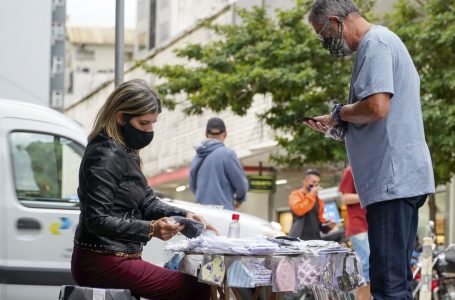 Brasil registra 4,33 milhões de casos de covid-19 e 131,6 mil mortes