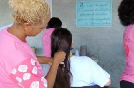 Metrô: Estações têm ação de doação de cabelos para ajudar jovens em tratamento médico