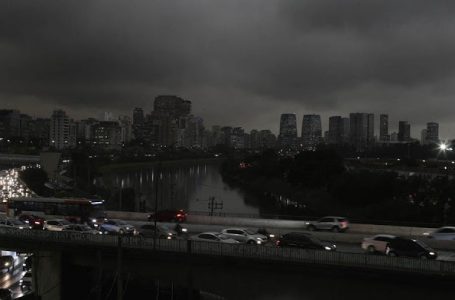 São Paulo pode ter fumaça e chuva preta nesta semana