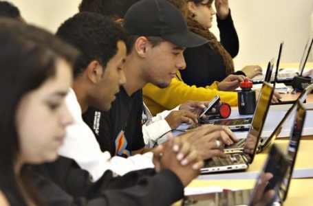 Governo vai distribuir 750 mil chips com internet gratuita a alunos e professores de SP