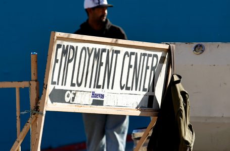 Com mercado de trabalho em crise, novo presidente terá árdua missão pela frente