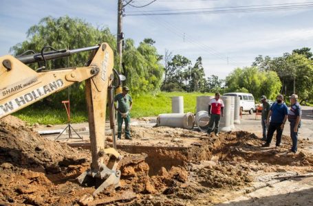 Drenagem na Vila São João: Prefeito acompanha início das obras