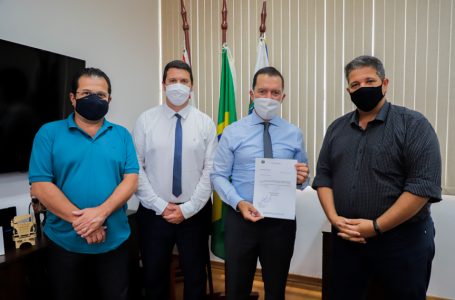 Prefeito e vice de Itupeva recebem visita do deputado federal Vinicius Carvalho