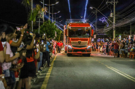 Caravana Iluminada da Coca-Cola leva magia do Natal às ruas da cidade e emociona